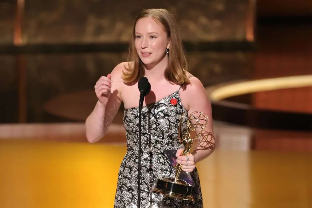 《绝望写手》女星怒斥并呼吁废除美国移民与海关执法局