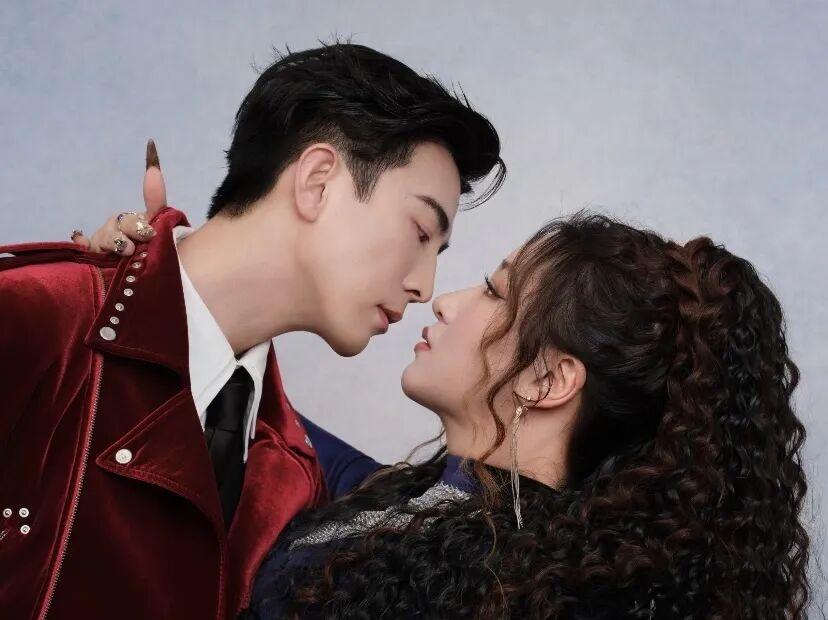 跨年之夜李川求婚锤娜丽莎，令无数网友动容！