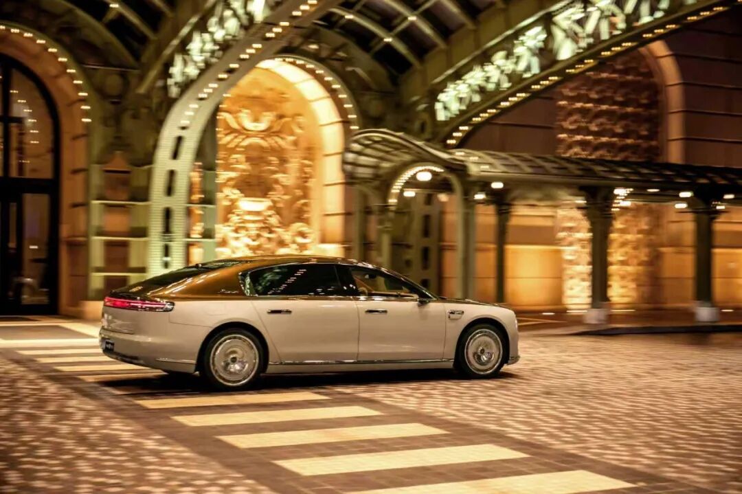 莫欺中年穷？当你在30岁获得宝宝成长系统|新书评测