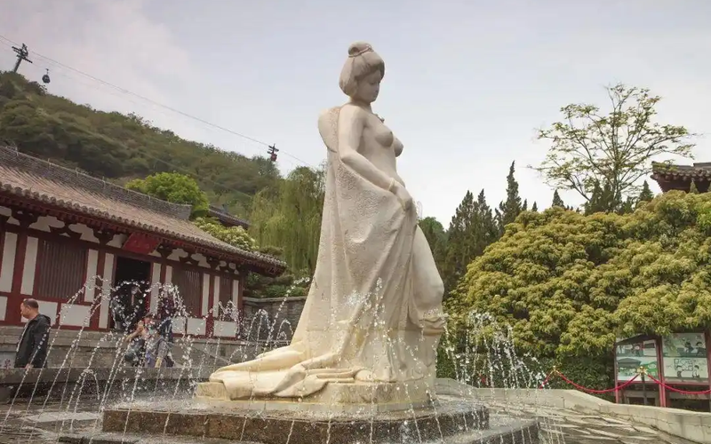 贵妃出浴雕像建了35年，凭什么突然被骂&ldquo;伤风败俗&rdquo;