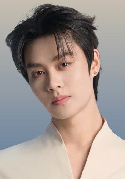 单剧40亿播放+百万代言，谁是2025短剧男演员F4？