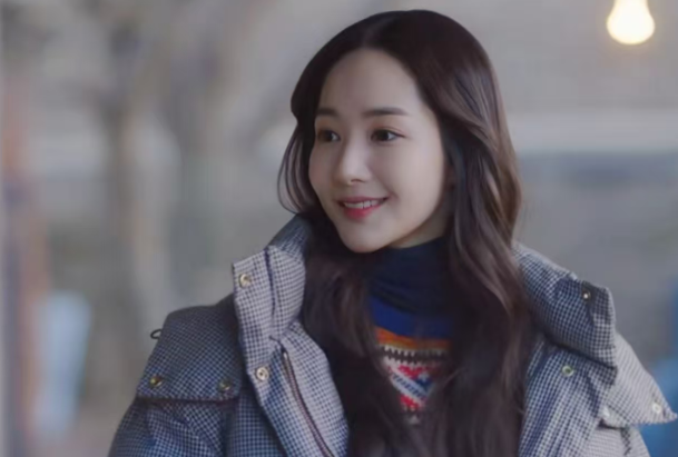 韩女同款丑衣服，三百块平替暴打万元中产标配