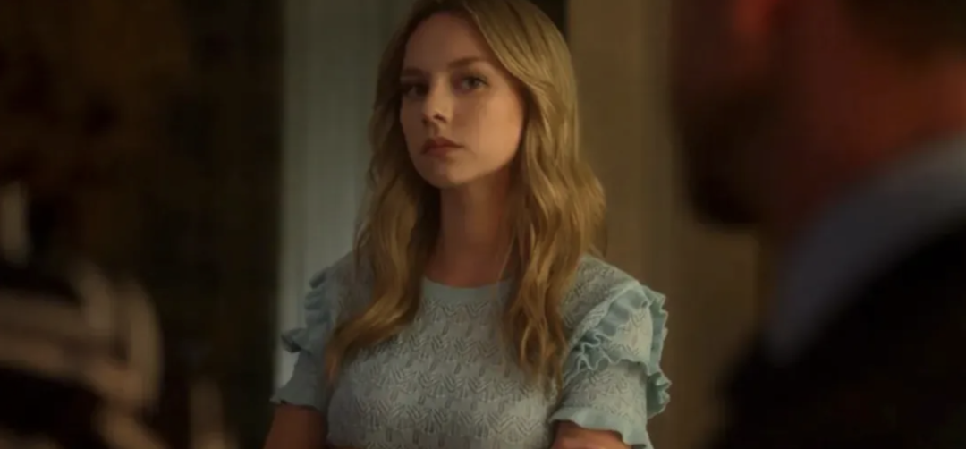 冲着颜值和身材，看完了Netflix的狗血剧