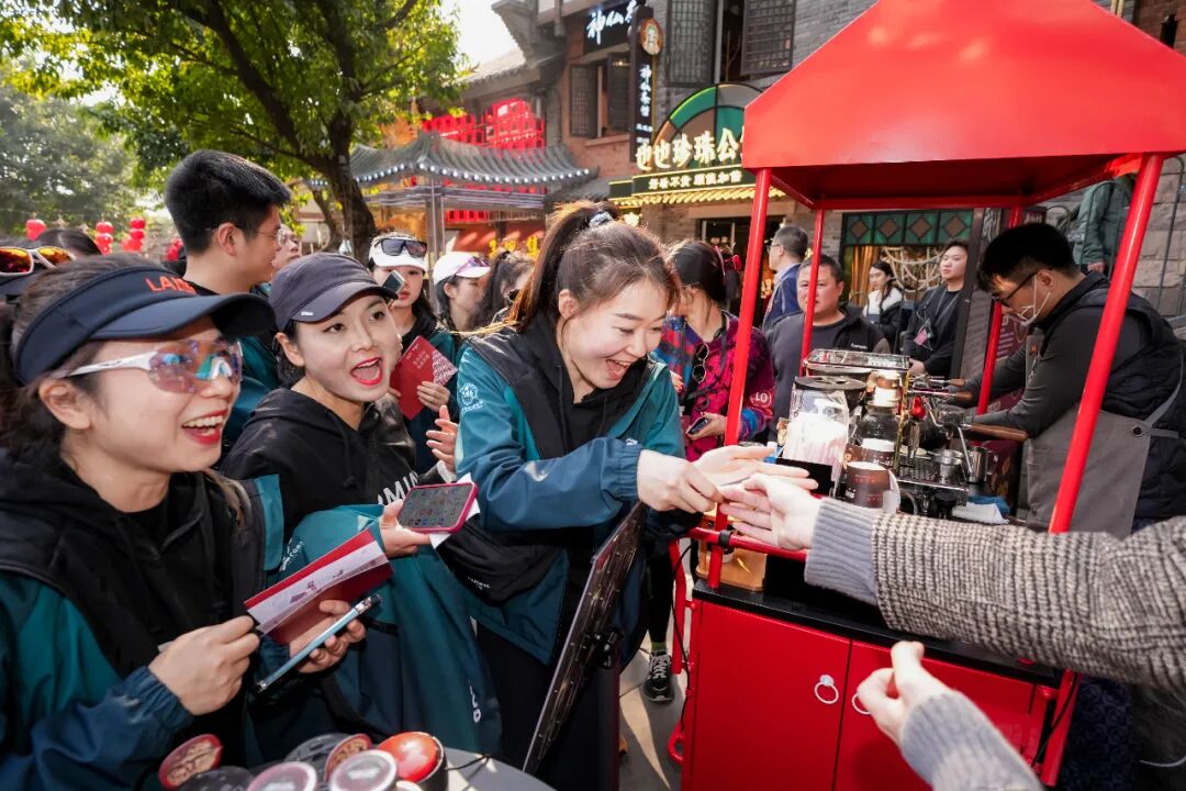 五星级装不动了，新中产流行按人格&ldquo;精准开房&rdquo;