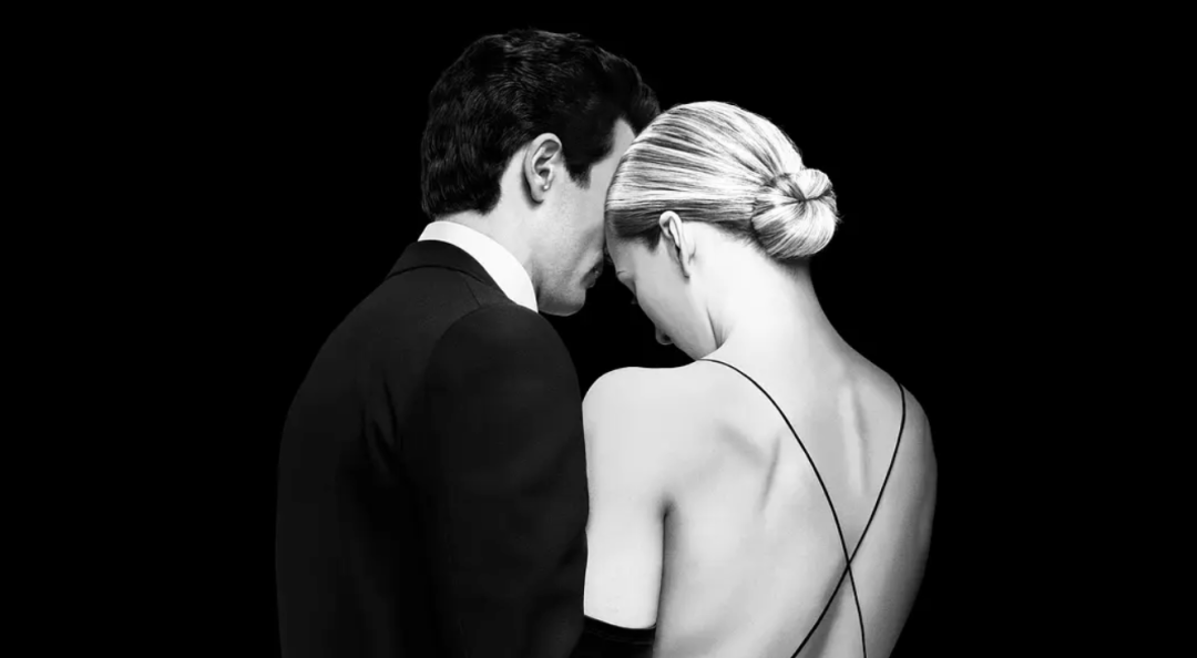 第一集就要打码，这部最新美剧太敢拍了