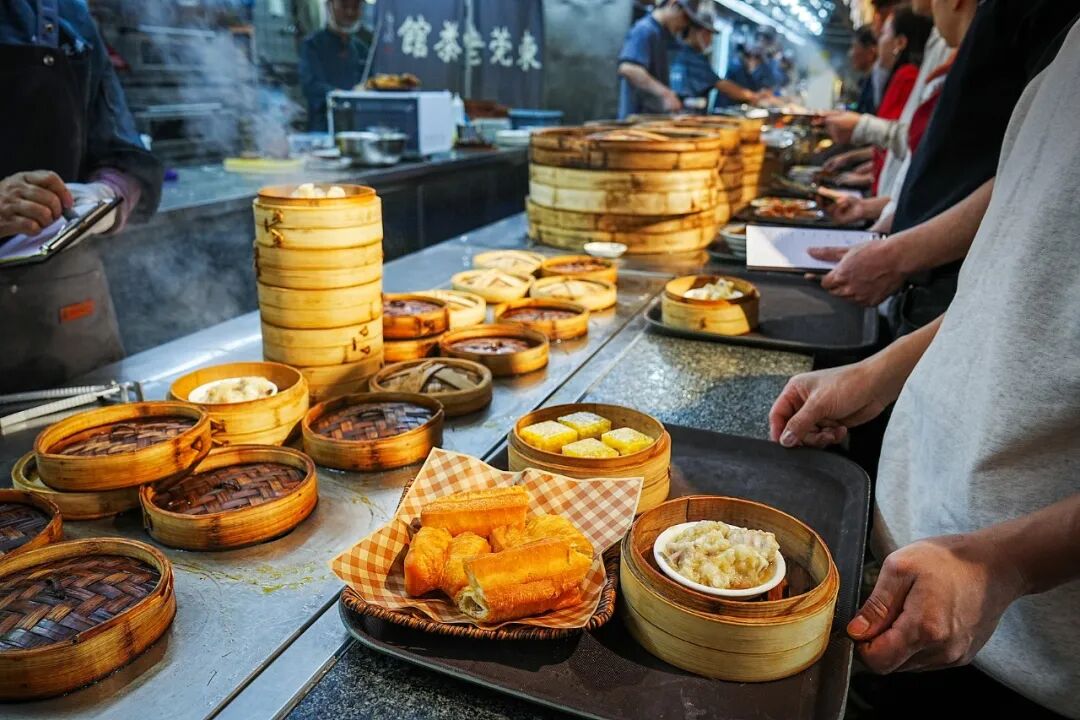 第一批带爸妈来广东的韩国人，获评顶级孝子