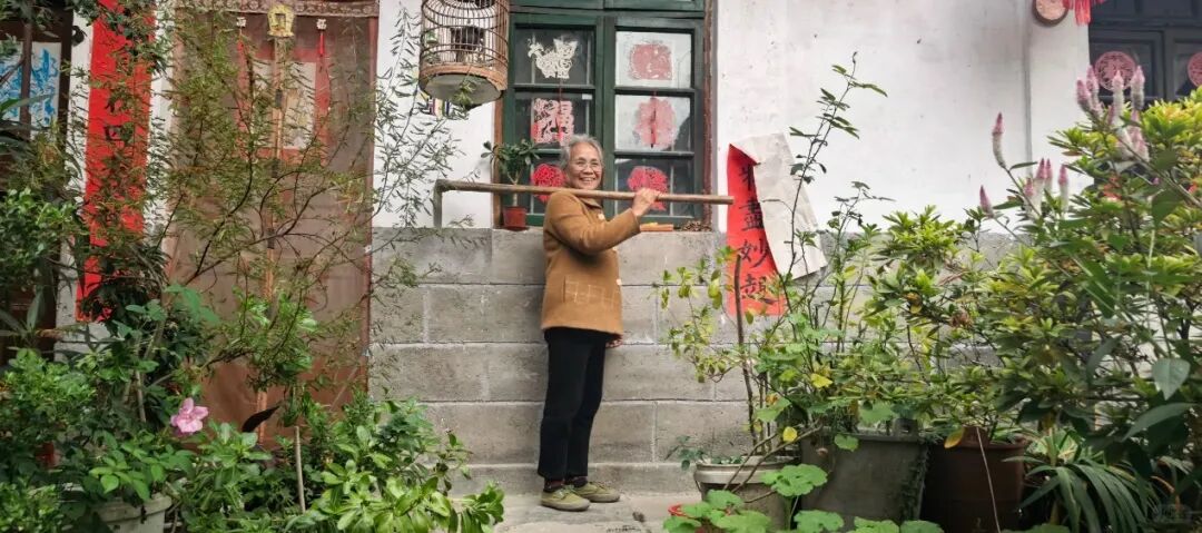 一个70岁走红的女人，拒绝被浪漫化