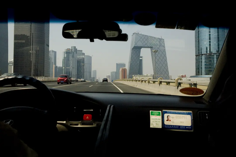 一边吐槽一边坐，抠搜打工人实在舍不下它