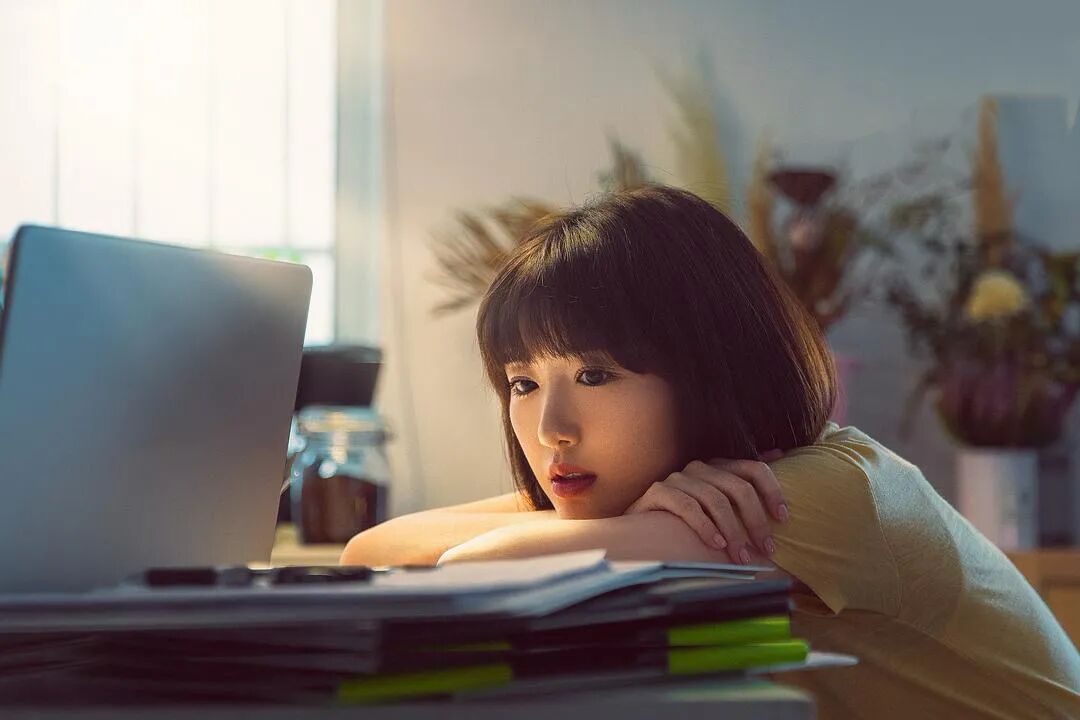 最大的问题不是AI越来越像人，而是人越来越像机器 | 专访学者刘永谋