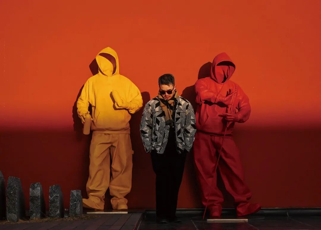 第一批00后，已经开始有登味了