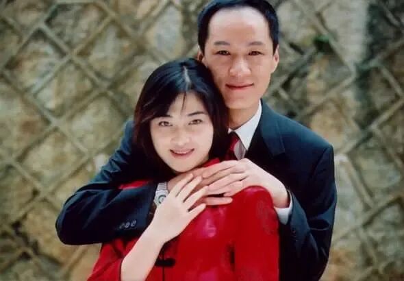 全网连夜补剧，25年前的8.2分神剧靠吓人翻红了？