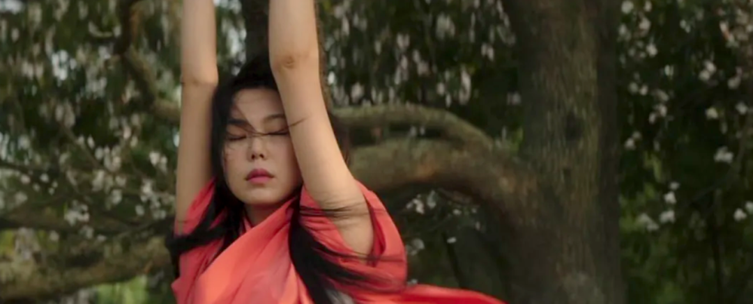 别只看尺度，这部成人英剧拍得很高级