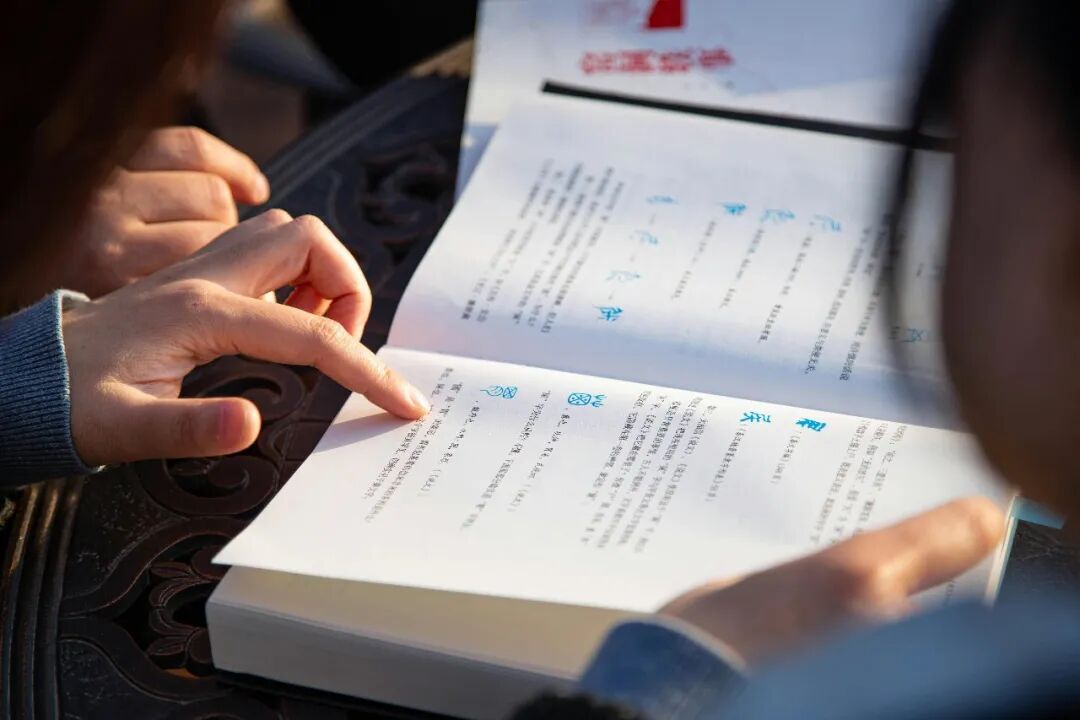 只在读书日才读书，AI都要嘲笑我们了